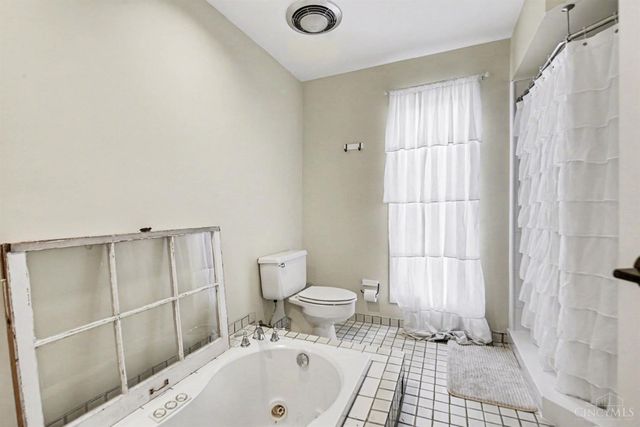 3237 South Cove Court, Deerfield Twp., OH 45039