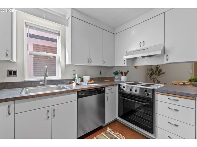 2709 Sw 2ND Ave 201, Portland, OR 97201