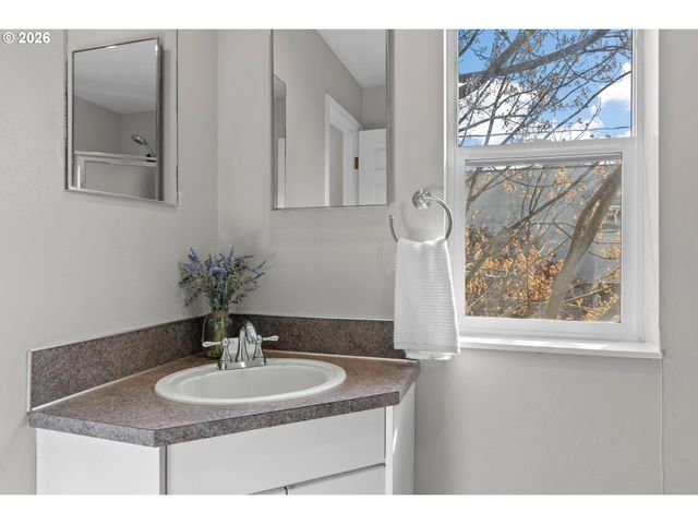 2709 Sw 2ND Ave 201, Portland, OR 97201