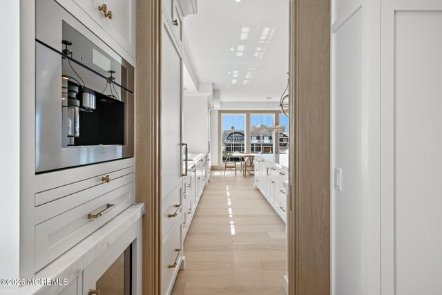 940 Barnegat Lane, Mantoloking, NJ 08738