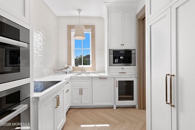 940 Barnegat Lane, Mantoloking, NJ 08738