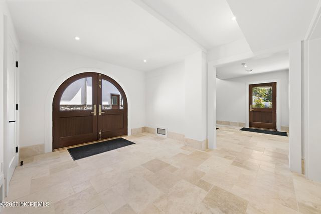 940 Barnegat Lane, Mantoloking, NJ 08738