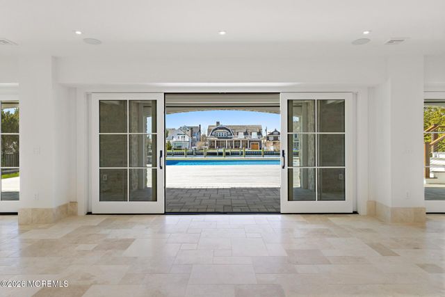 940 Barnegat Lane, Mantoloking, NJ 08738