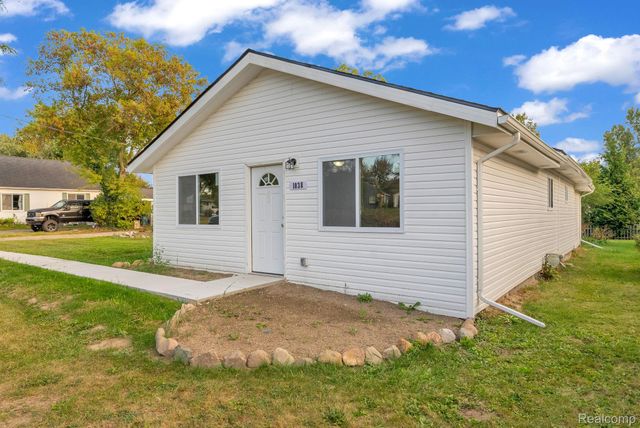 1038 Vinewood Street, Auburn Hills, MI 48326