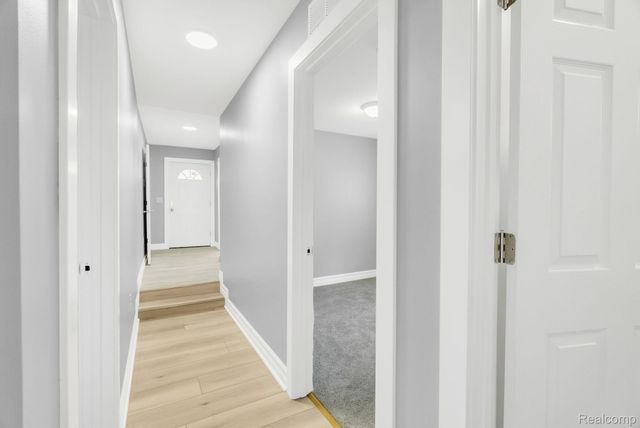 1038 Vinewood Street, Auburn Hills, MI 48326