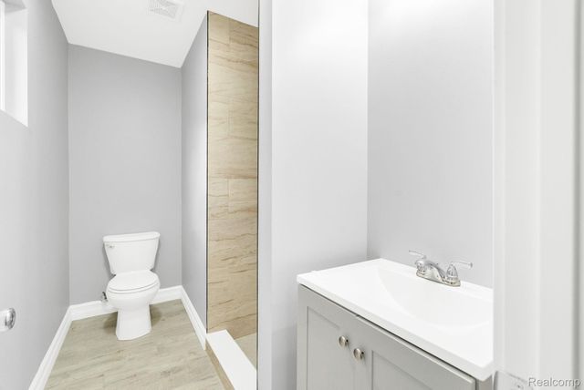 1038 Vinewood Street, Auburn Hills, MI 48326