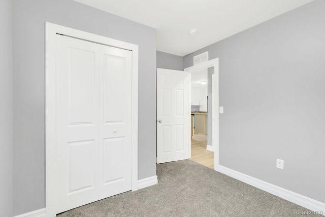 1038 Vinewood Street, Auburn Hills, MI 48326