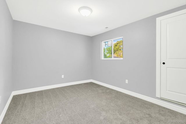 1038 Vinewood Street, Auburn Hills, MI 48326