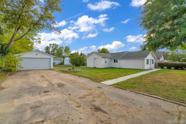 1038 Vinewood Street, Auburn Hills, MI 48326