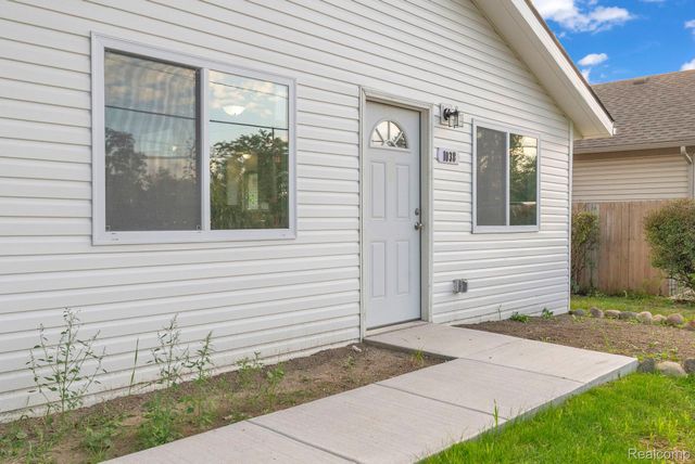 1038 Vinewood Street, Auburn Hills, MI 48326