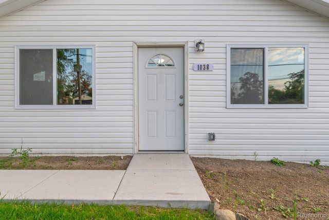 1038 Vinewood Street, Auburn Hills, MI 48326