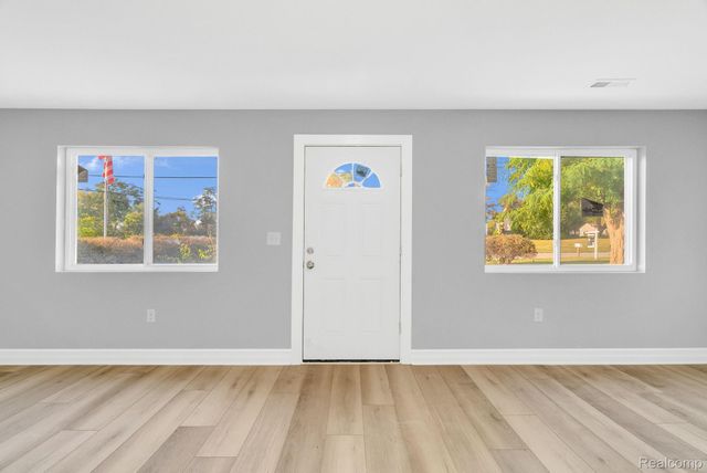 1038 Vinewood Street, Auburn Hills, MI 48326