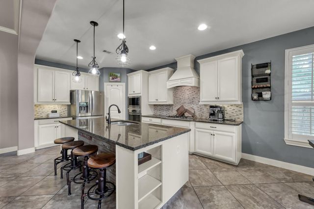 6 Twig Corner Court, The Woodlands, TX 77375