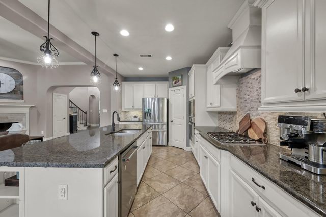 6 Twig Corner Court, The Woodlands, TX 77375