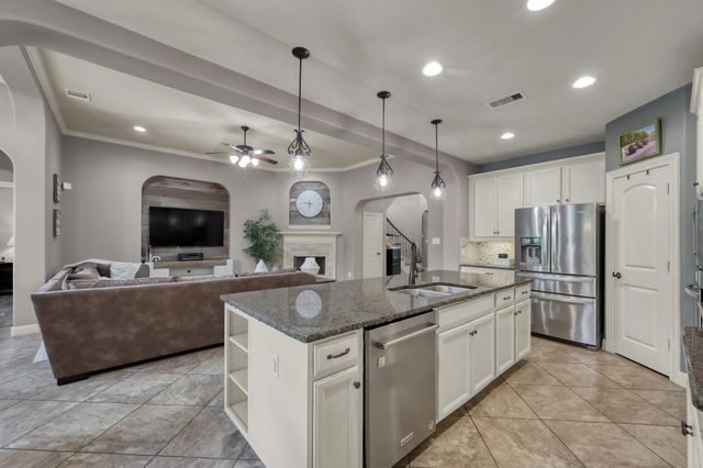 6 Twig Corner Court, The Woodlands, TX 77375