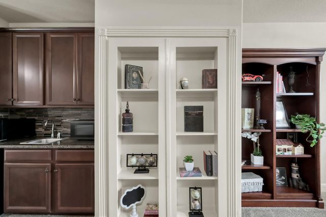 6 Twig Corner Court, The Woodlands, TX 77375