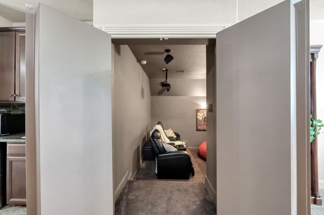 6 Twig Corner Court, The Woodlands, TX 77375