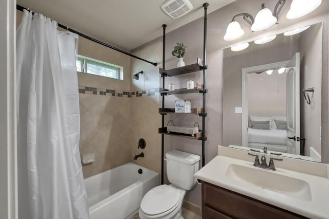 6 Twig Corner Court, The Woodlands, TX 77375