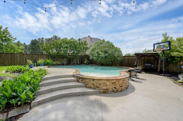 6 Twig Corner Court, The Woodlands, TX 77375