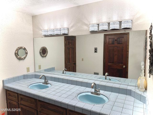 1616 Belarra Drive, Minden, NV 89423