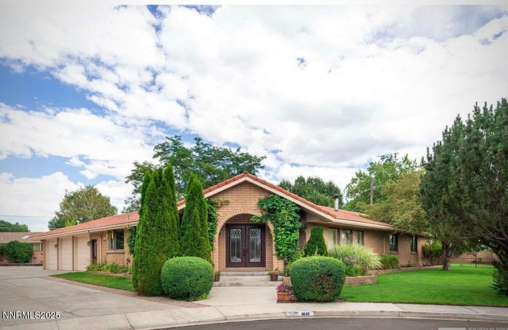 1616 Belarra Drive, Minden, NV 89423
