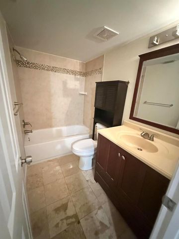 2050 Oleander Boulevard 6-202, Fort Pierce, FL 34950