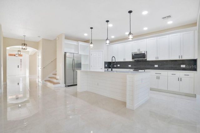 6615 HELMSLEY CIRCLE, Windermere, FL 34786