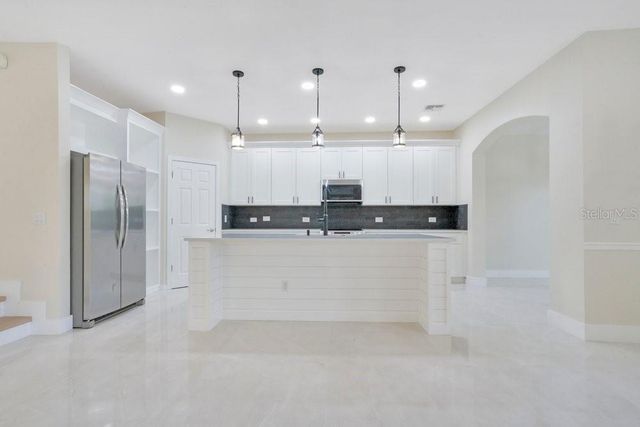 6615 HELMSLEY CIRCLE, Windermere, FL 34786
