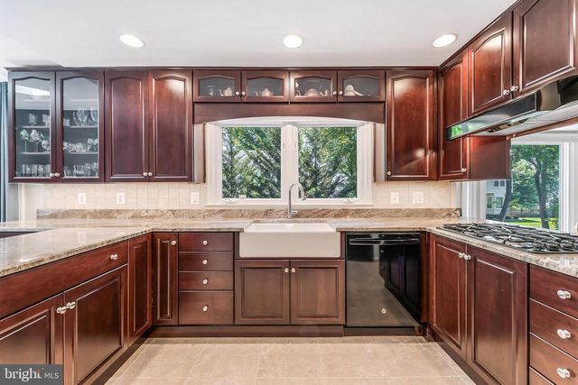13456 COBRA CT, Herndon, VA 20171