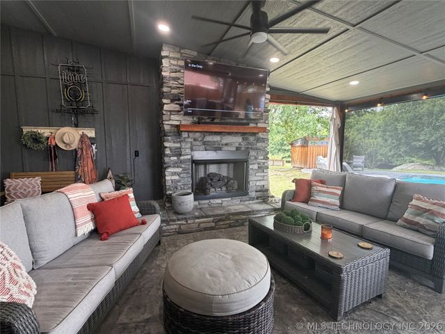 3349 Hardy Springs, Mcalester, OK 74501