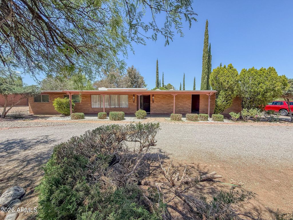 Image 1 of property listing at 948 CACTUS WREN Lane, Sierra Vista, AZ 85635