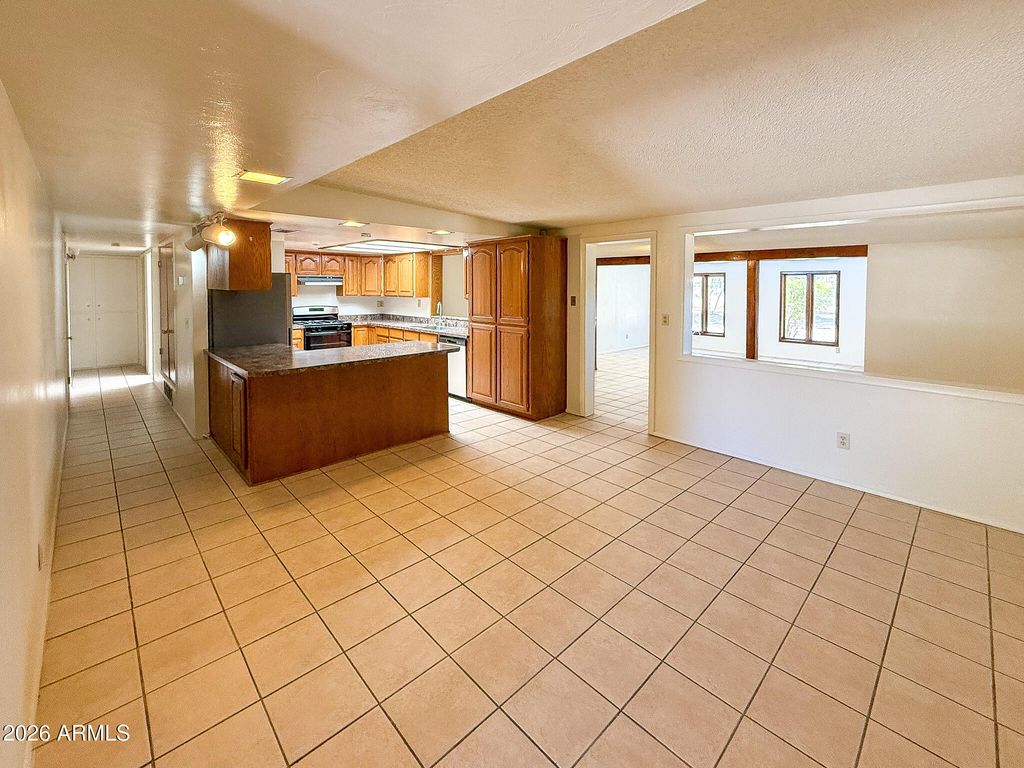 Image 10 of property listing at 948 CACTUS WREN Lane, Sierra Vista, AZ 85635