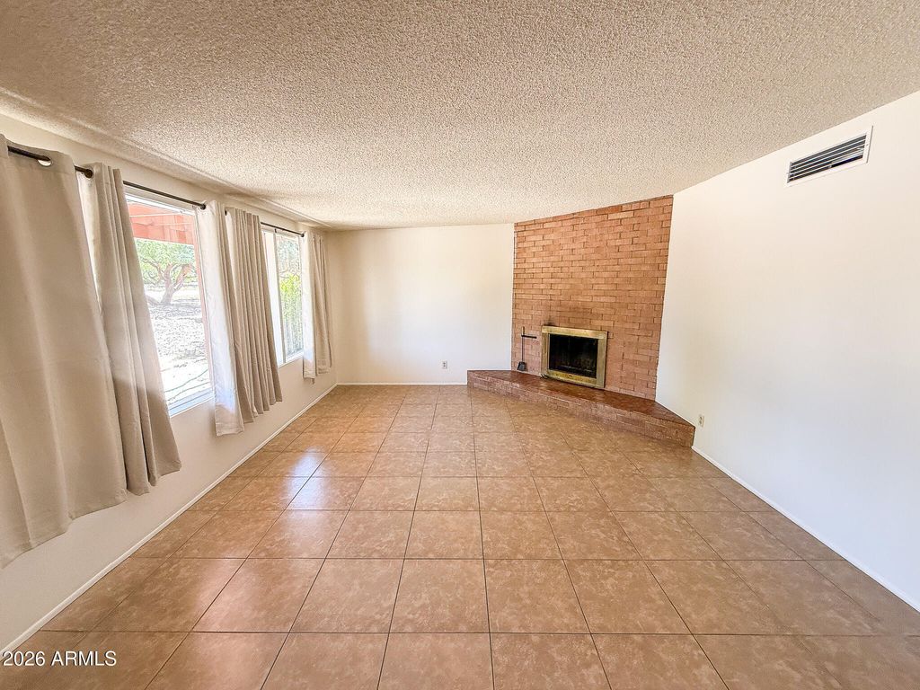Image 8 of property listing at 948 CACTUS WREN Lane, Sierra Vista, AZ 85635