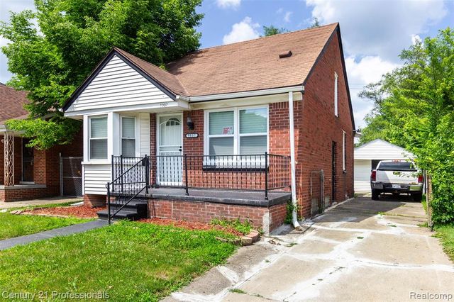 9037 Longacre Street, Detroit, MI 48228