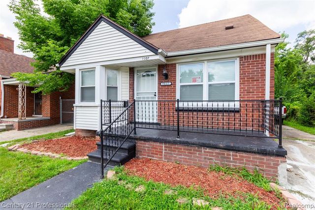 9037 Longacre Street, Detroit, MI 48228