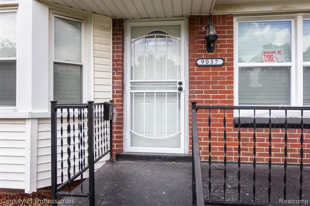 9037 Longacre Street, Detroit, MI 48228