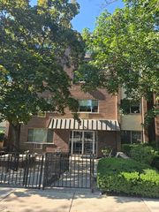 1136 Greenleaf Avenue 203, Wilmette, IL 60091