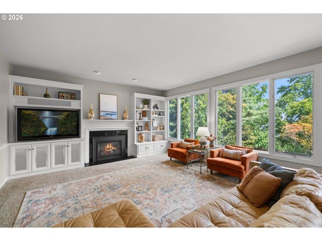17485 BROOKHURST Dr, Lake Oswego, OR 97034