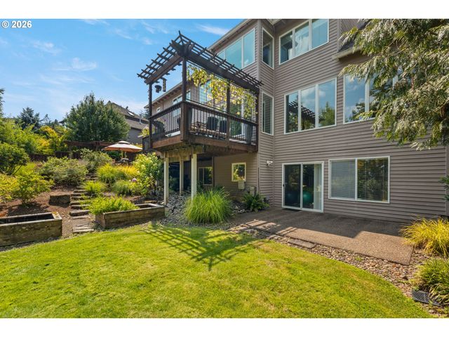 17485 BROOKHURST Dr, Lake Oswego, OR 97034