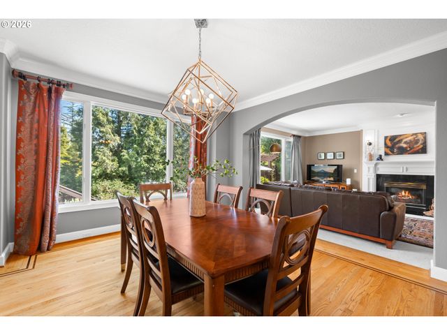 17485 BROOKHURST Dr, Lake Oswego, OR 97034