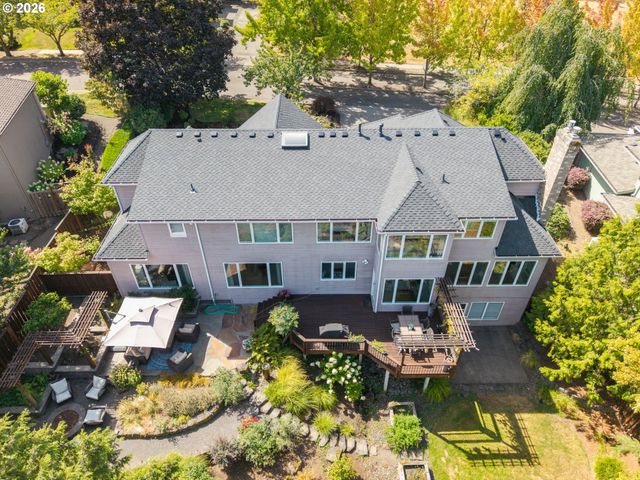 17485 BROOKHURST Dr, Lake Oswego, OR 97034