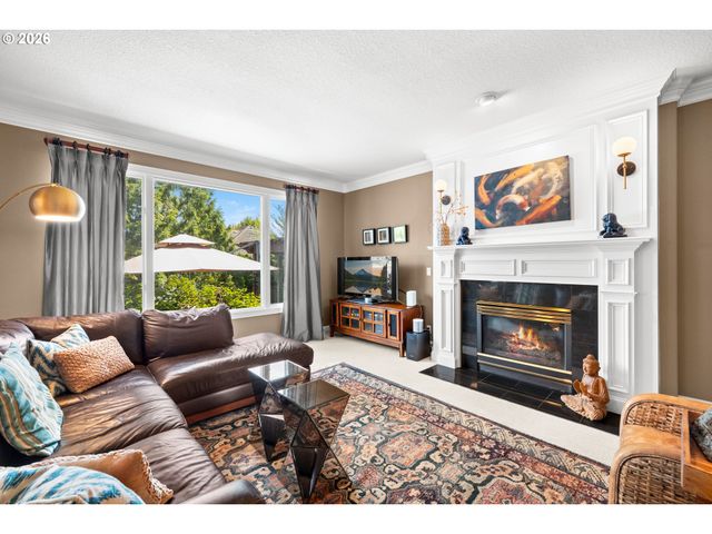 17485 BROOKHURST Dr, Lake Oswego, OR 97034