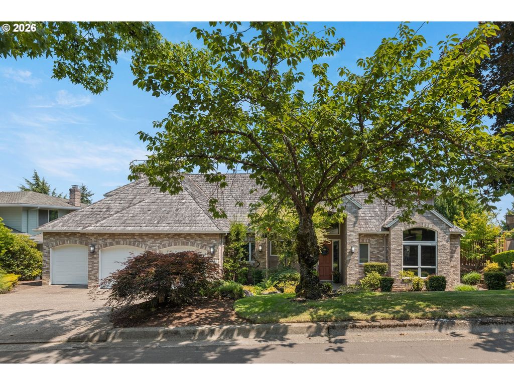 17485 BROOKHURST Dr, Lake Oswego, OR 97034