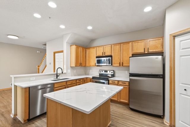 879 Braunworth Court, Chaska, MN 55318