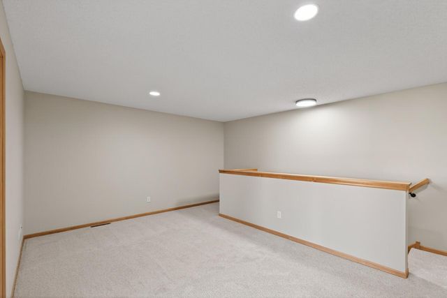 879 Braunworth Court, Chaska, MN 55318