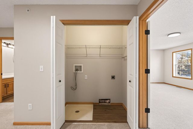 879 Braunworth Court, Chaska, MN 55318