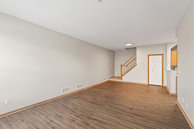 879 Braunworth Court, Chaska, MN 55318