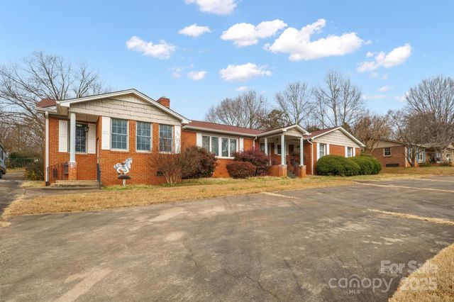 216 Country Club Road, Shelby, NC 28150