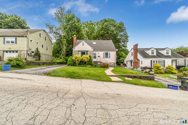 214 Thames Street, New London, CT 06320