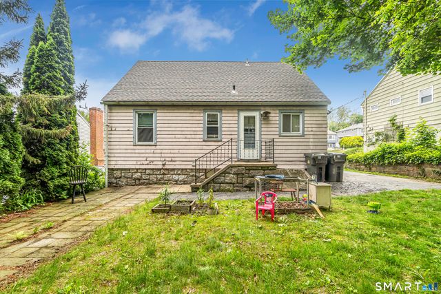 214 Thames Street, New London, CT 06320